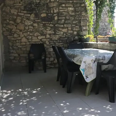 Magnanerie De La Marechale Daire *